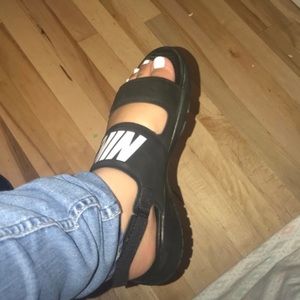 Nike tanjun sandals